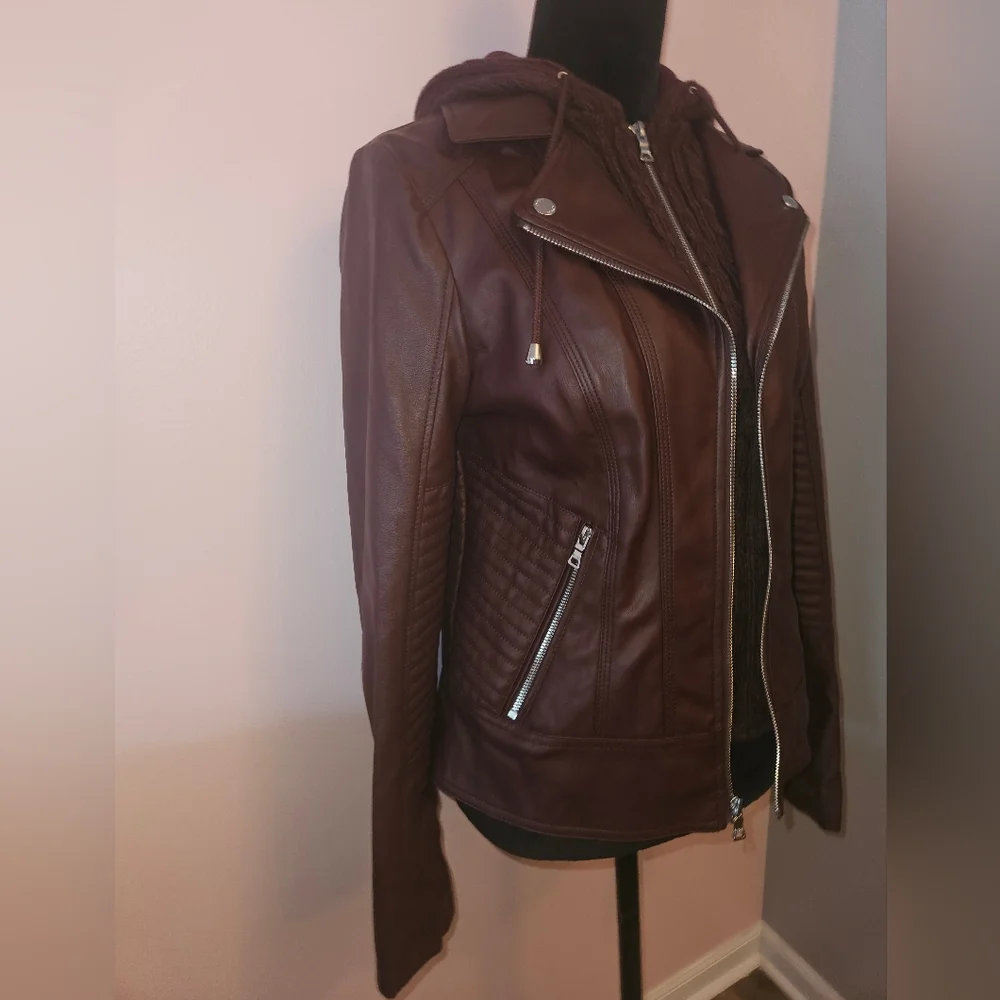 GUESS Burgandy Faux Leather Moto Jacket - Size Medium - Picture 5 of 11